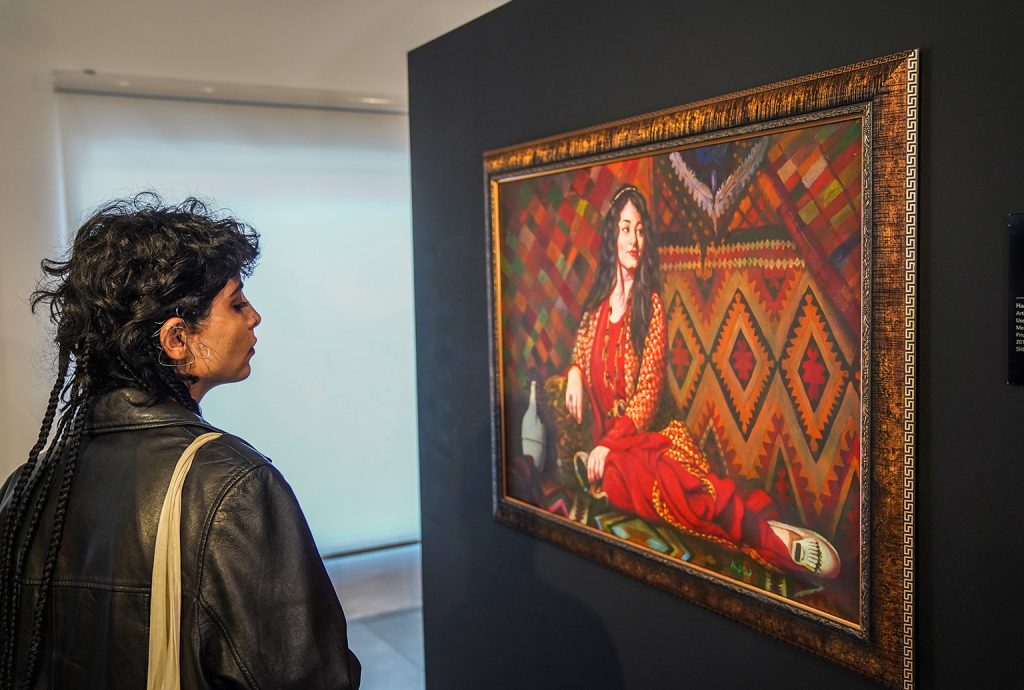 The Art Frosh (Art Seller) in Sulaimani city displays and sells a wide variety of Kurdish art. (Photo: Goran Sabah Ghafour)